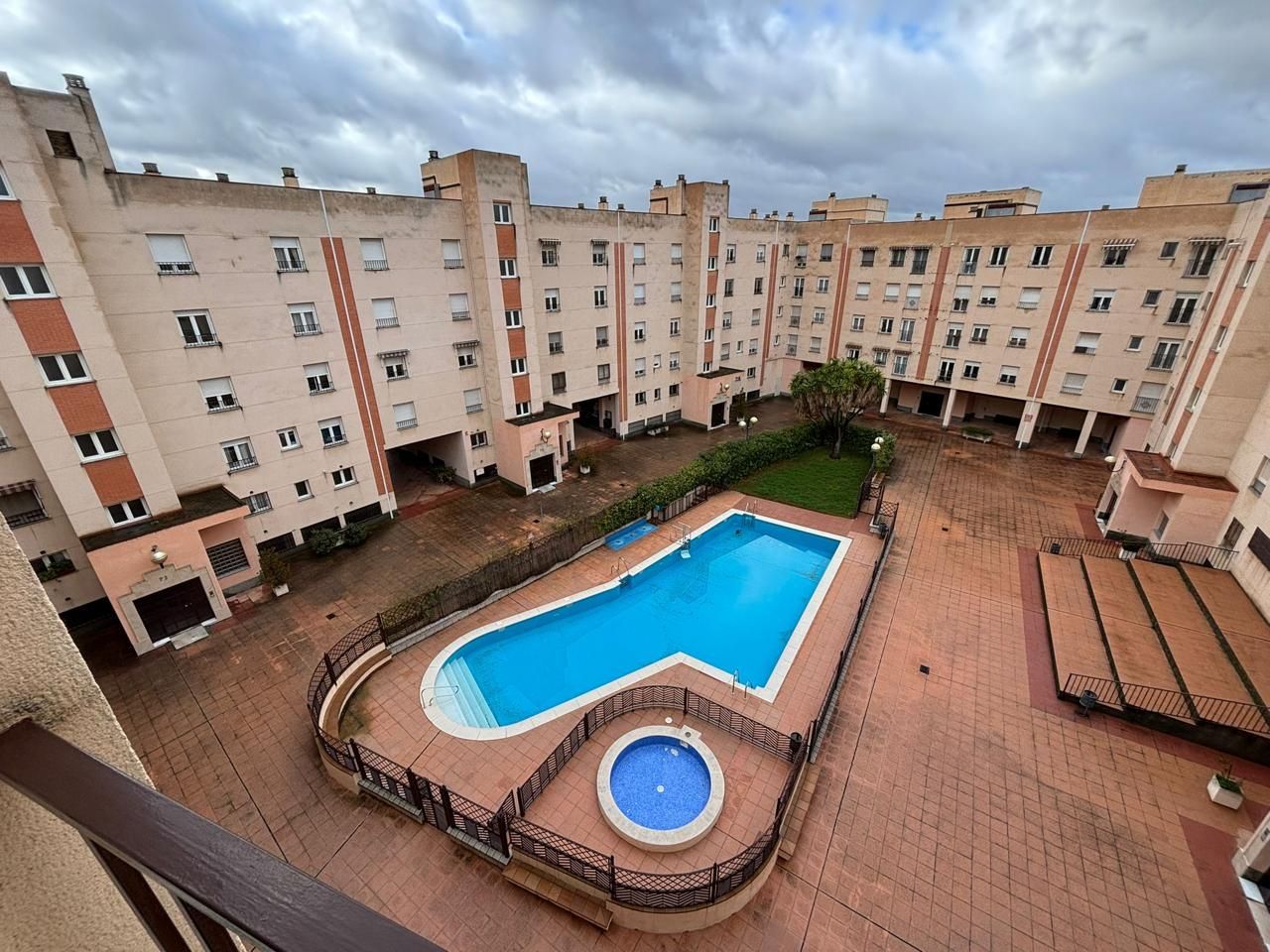 Swimming pool of Flat for rent in  Granada Capital  with Air Conditioner, Furnished and Community pool