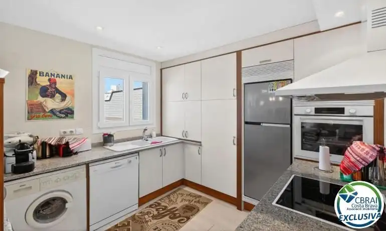 Cocina de Apartamento en venta en Empuriabrava con Aire acondicionado, Trastero y Piscina