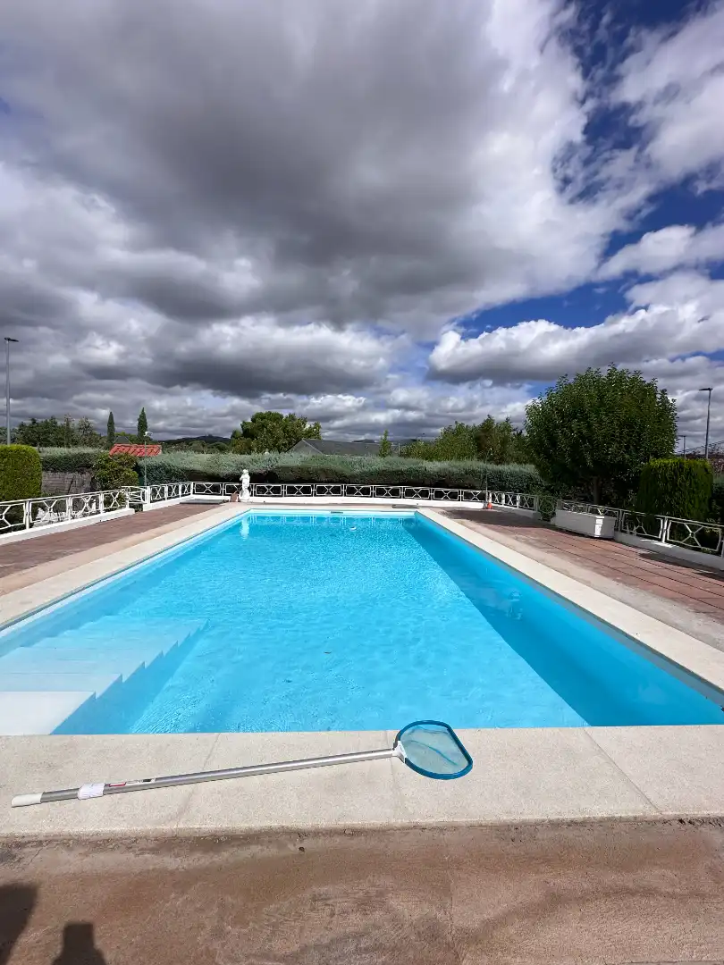 Piscina de Casa o xalet en venda en Las Rozas de Madrid amb Aire condicionat, Calefacció i Jardí privat