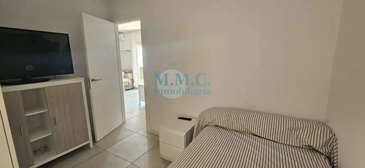 Schlafzimmer von Wohnung zur Miete in Roquetas de Mar mit Klimaanlage, Terrasse und Möbliert