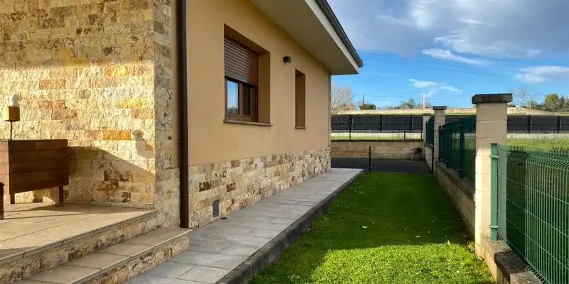 Vista exterior de Casa o chalet en venta en Siero con Jardín privado, Terraza y Trastero