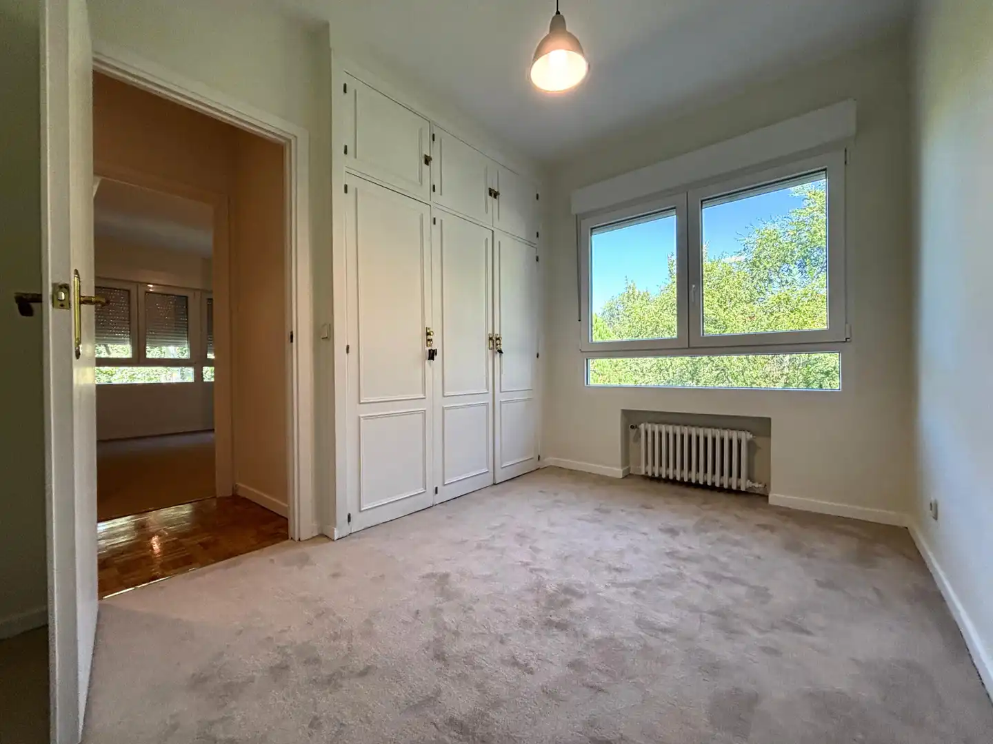Dormitori de Pis de lloguer en Madrid amb Jardí privat, Parquet i Terrassa