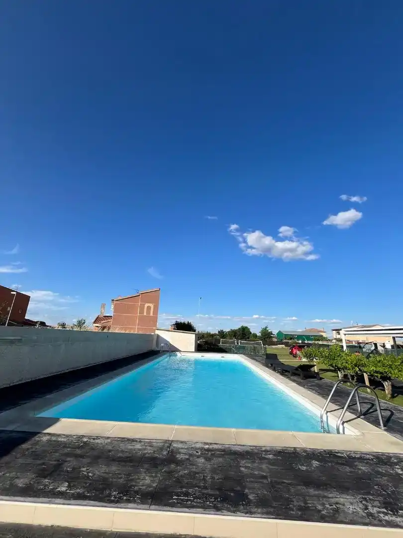 Piscina de Casa o chalet de alquiler en Calvarrasa de Abajo con Jardín privado, Piscina y Amueblado