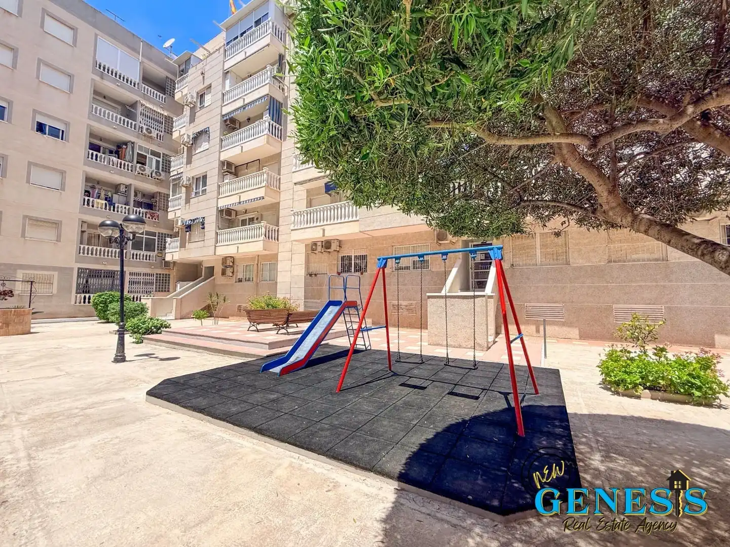 Vista exterior de Apartament en venda en Torrevieja amb Terrassa, Moblat i Forn