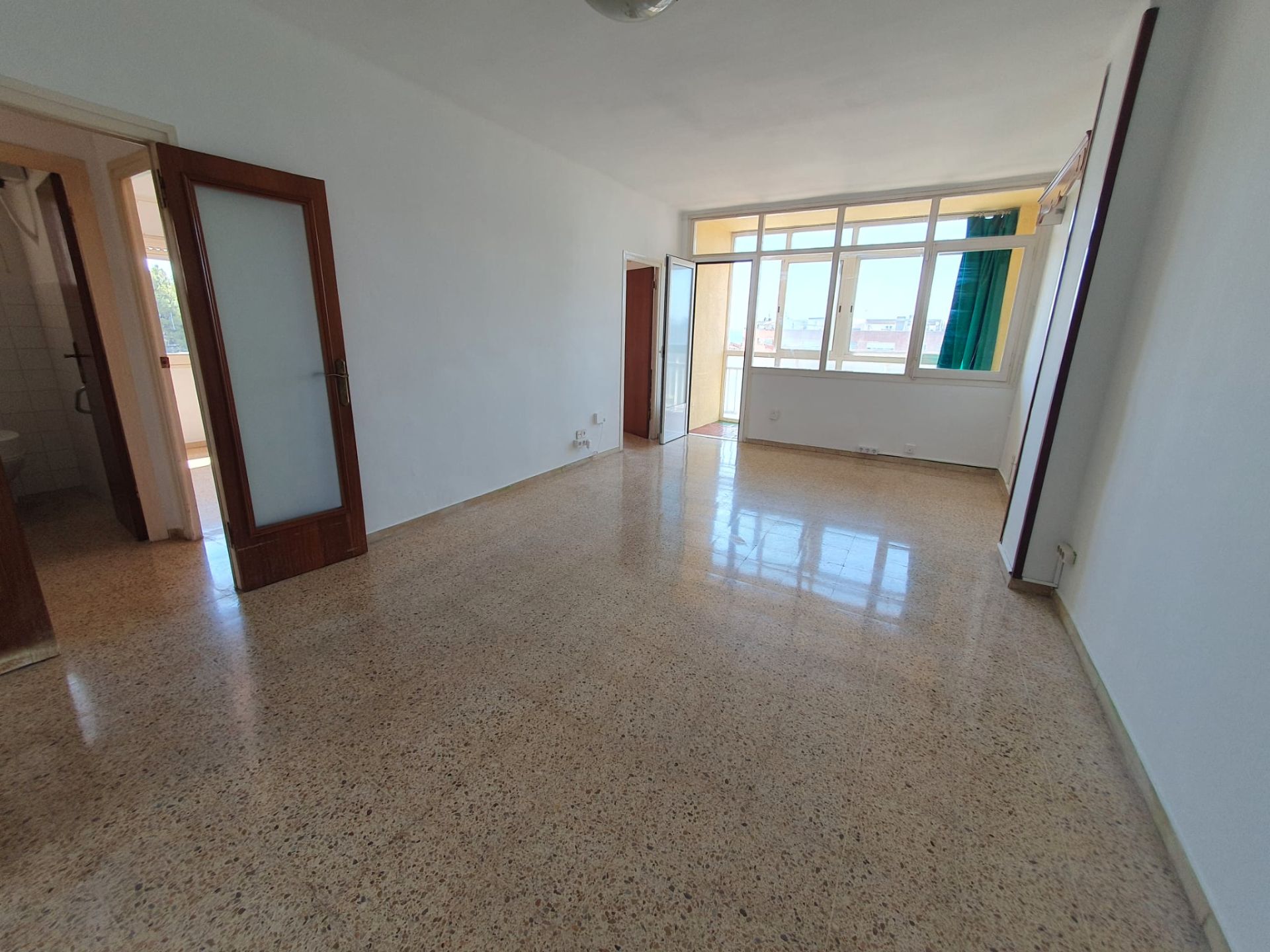 Sala d'estar de Pis en venda en Terrassa amb Calefacció, Forn i Rentadora