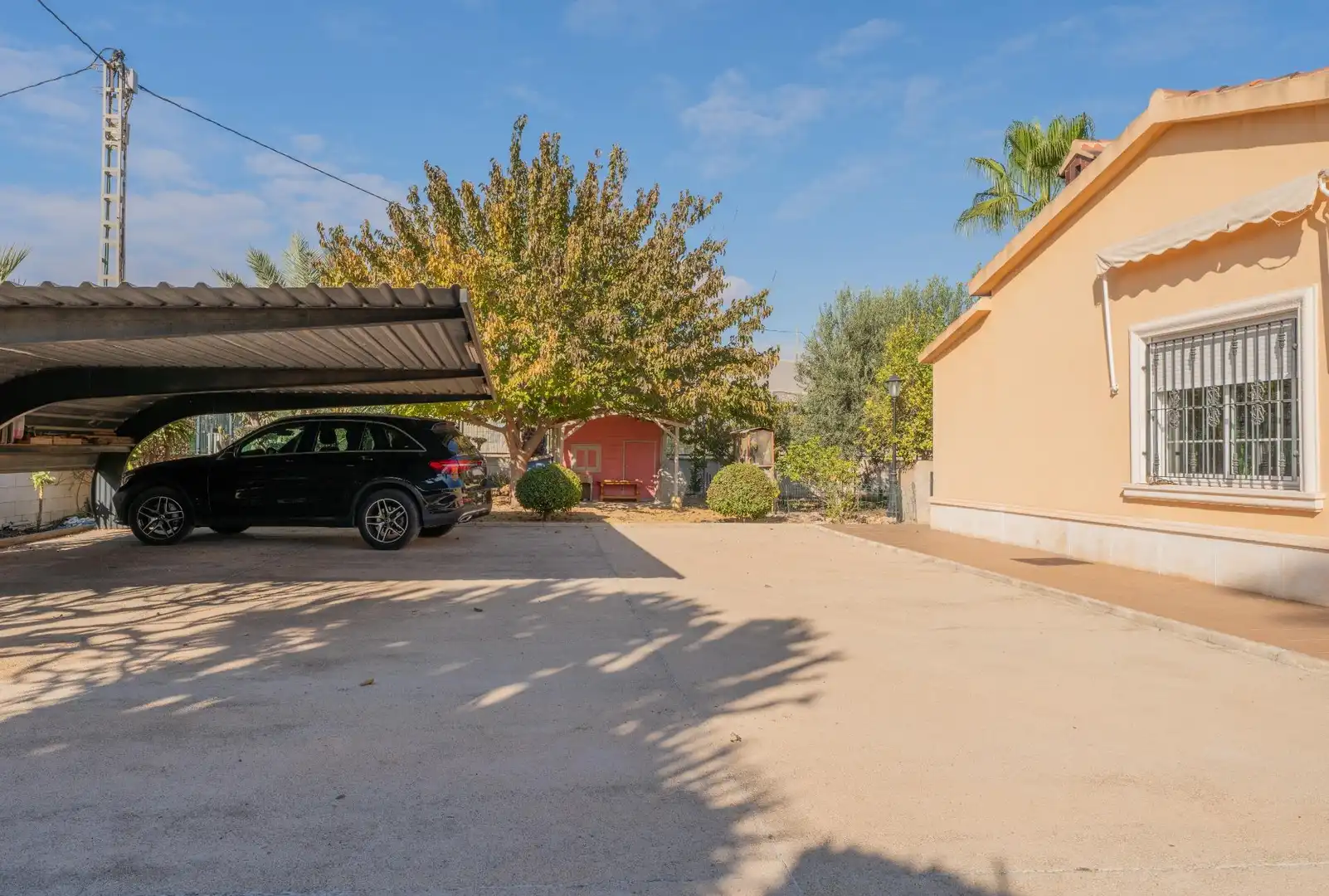 Parking de Casa o chalet en venta en Elche / Elx con Trastero, Piscina y Balcón