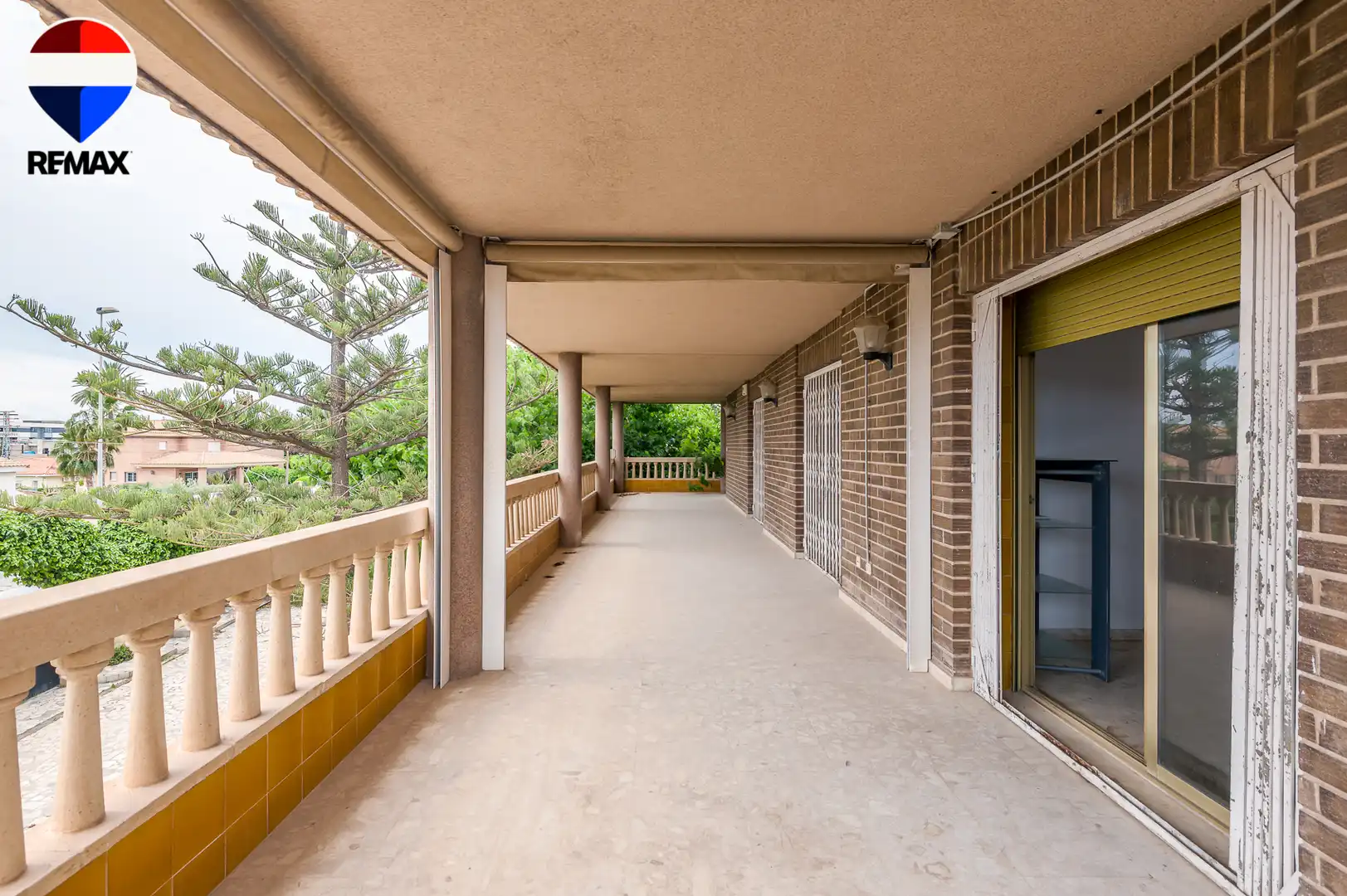 Terrassa de Casa o xalet en venda en Sant Joan d'Alacant amb Aire condicionat, Jardí privat i Terrassa