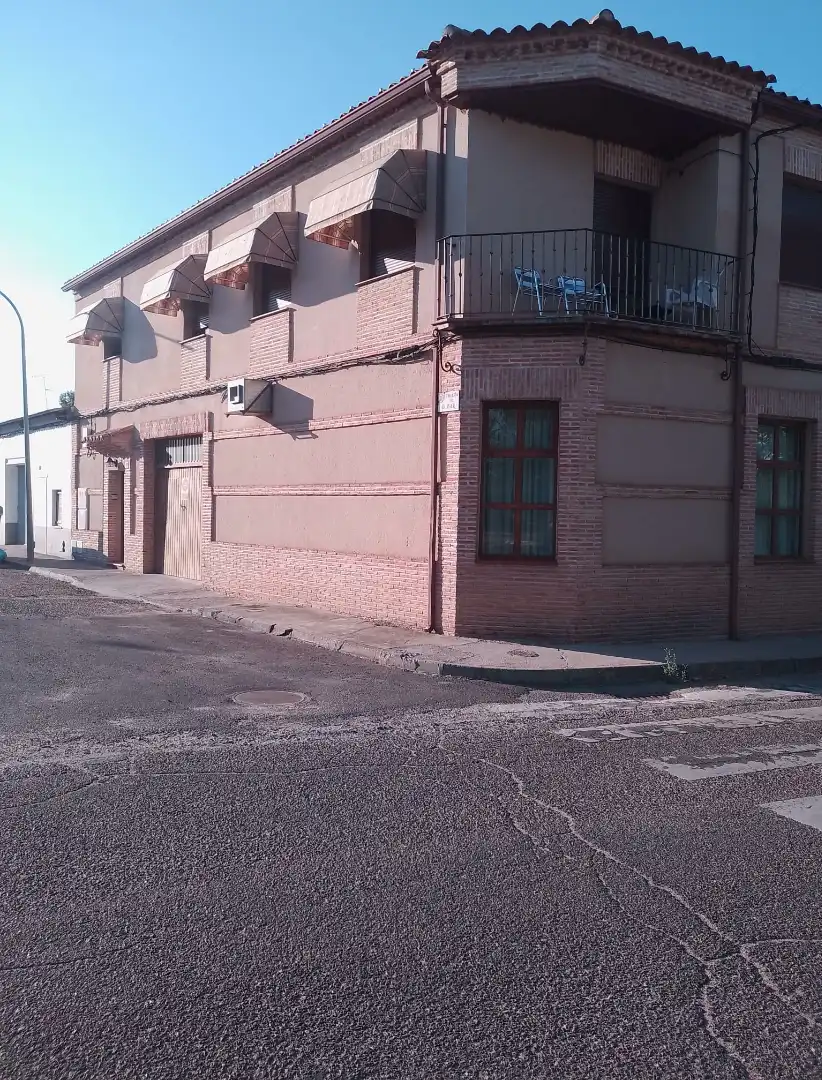 Vista exterior de Edificio en venta en Malpica de Tajo con Alarma