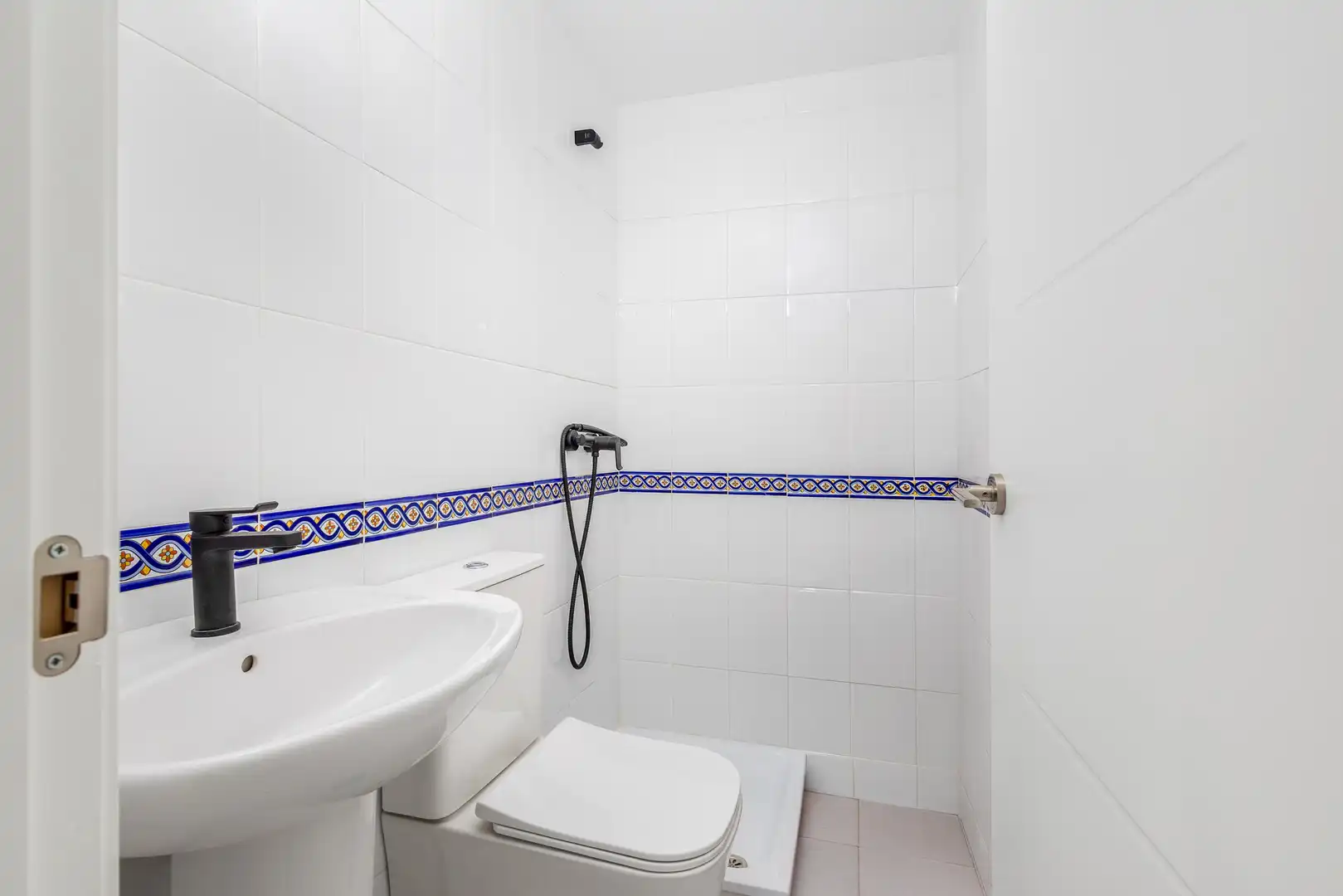 Baño de Ático en venta en Mijas con Calefacción, Jardín privado y Balcón