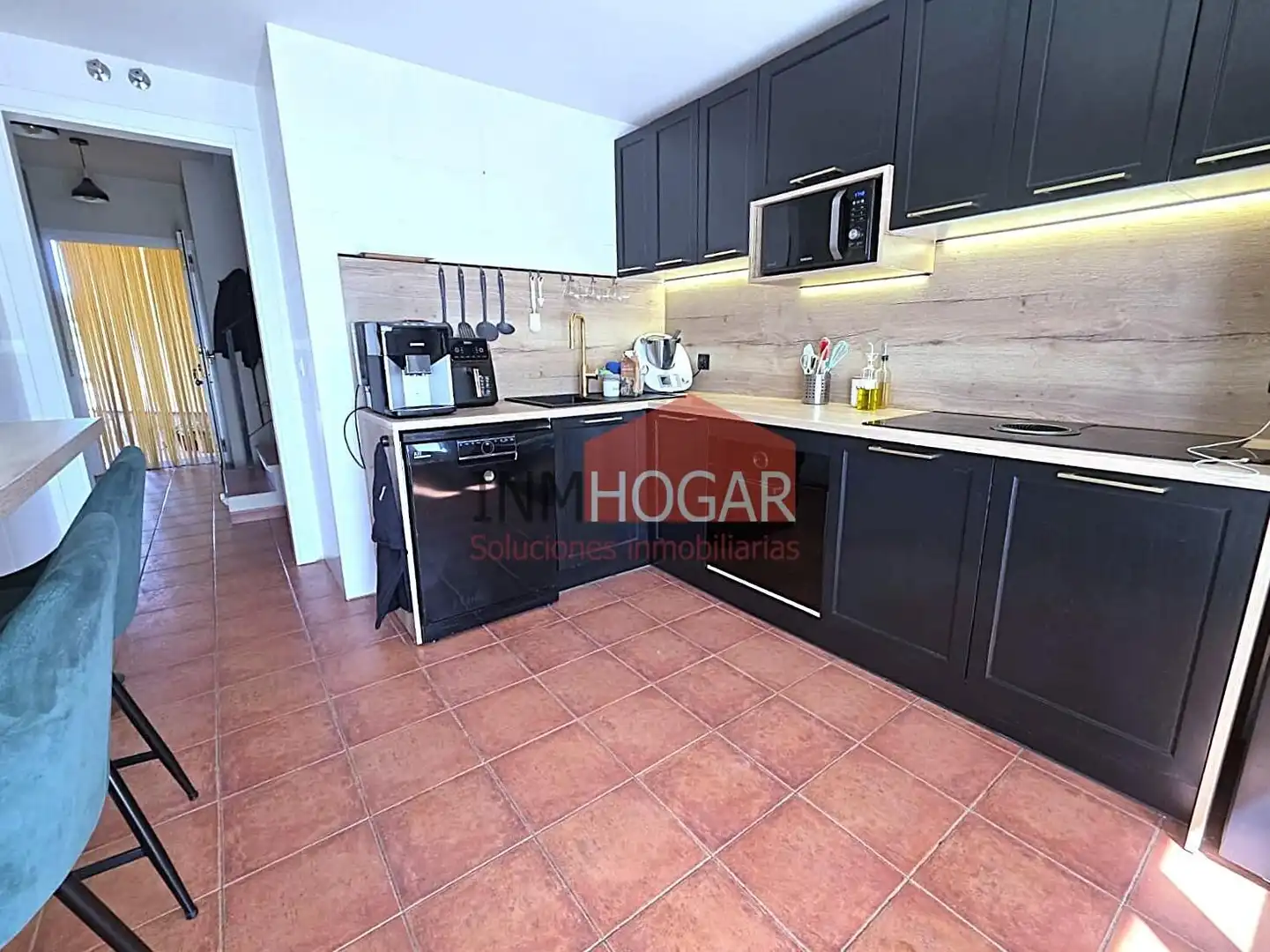 Cuina de Casa adosada en venda en Mediana de Voltoya amb Calefacció, Jardí privat i Piscina