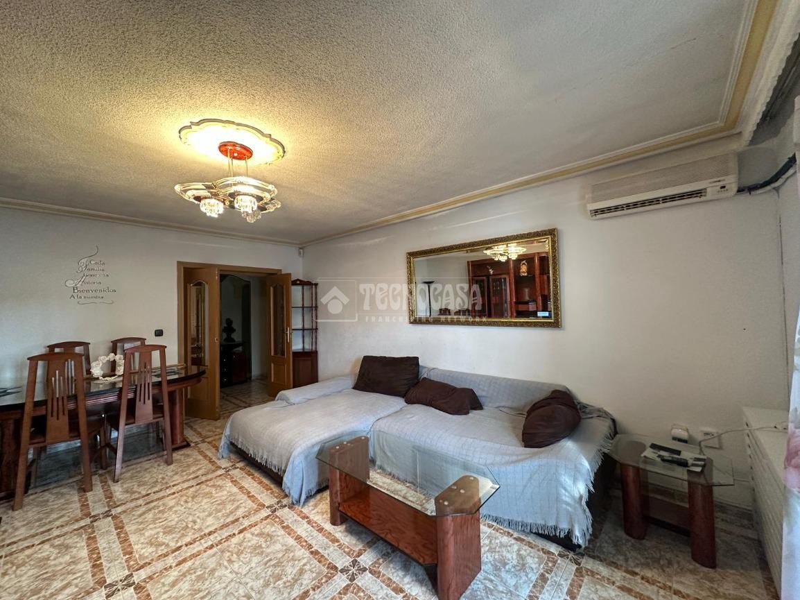 Living room of Flat for sale in Alcalá de Henares