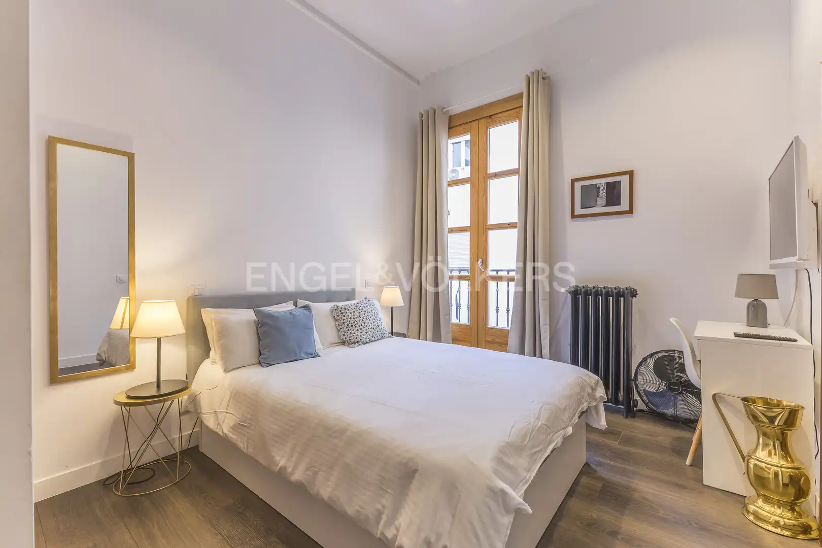 Bedroom of Flat for sale in Madrid  with Air Conditioner, Heating and Furnished