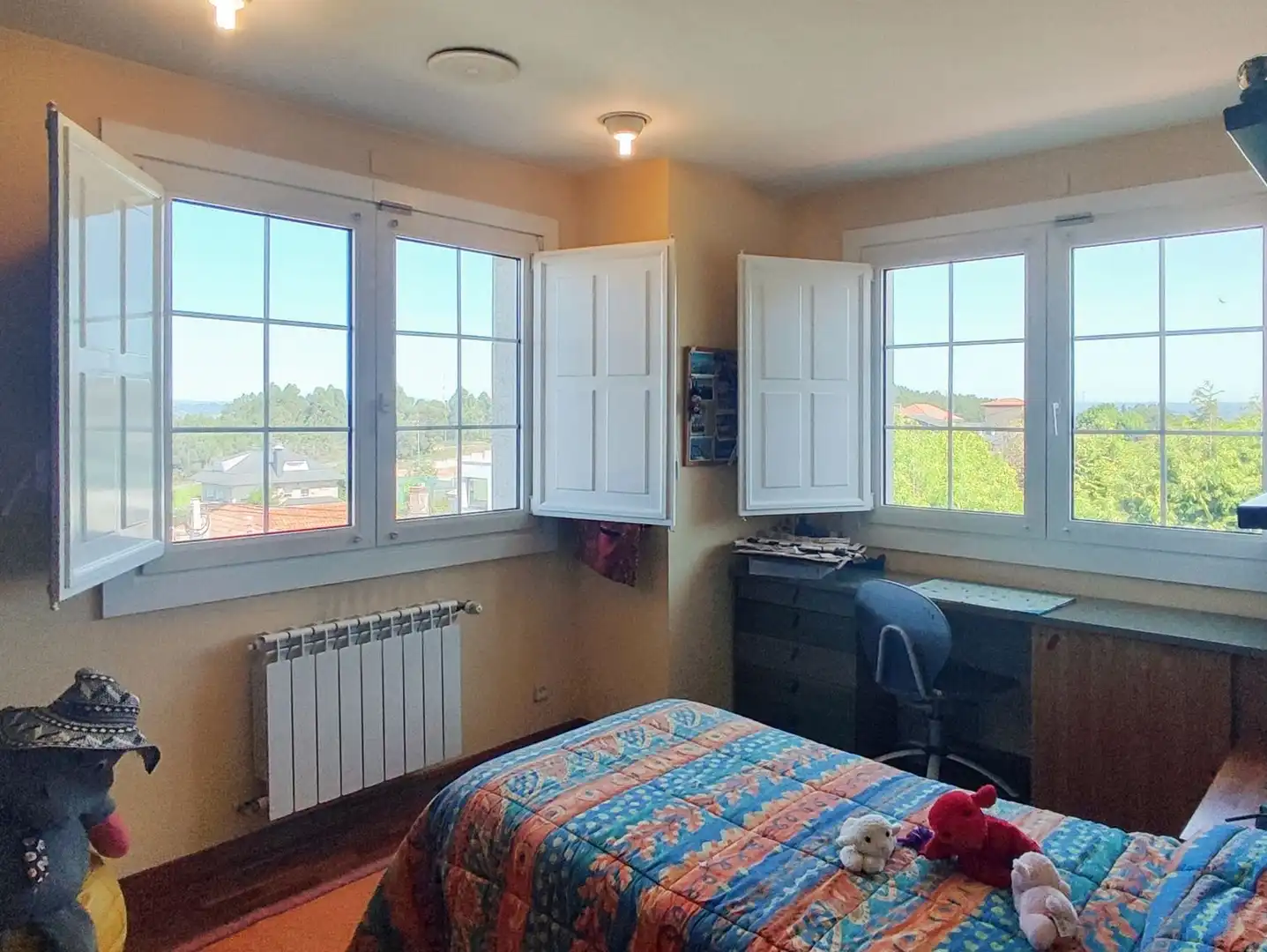 Habitación de Casa o chalet en venta en A Coruña Capital  con Calefacción, Jardín privado y Parquet