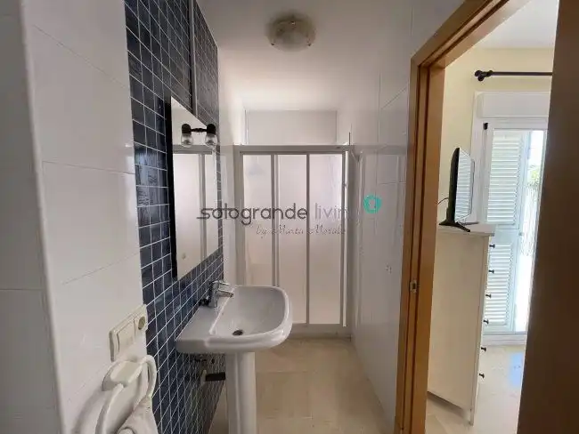 Baño de Apartamento en venta en Sotogrande con Aire acondicionado, Calefacción y Terraza