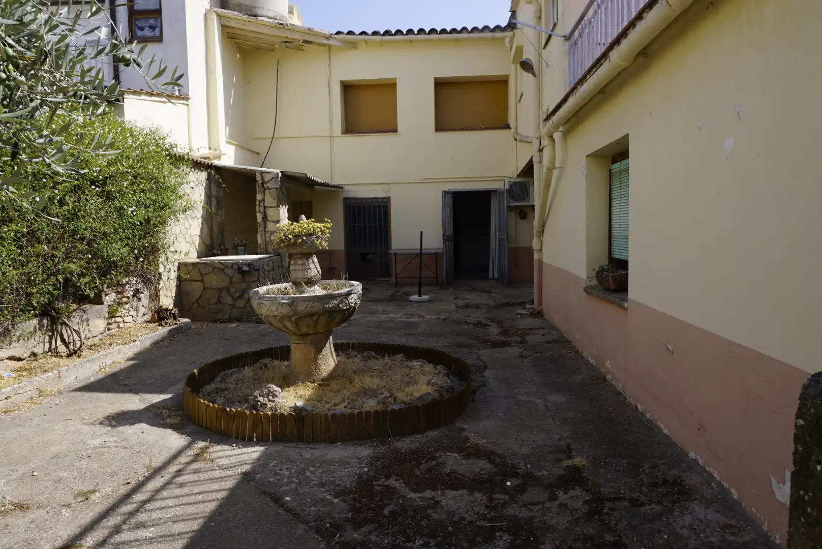 Vista exterior de Casa adosada en venda en Collbató amb Aire condicionat, Calefacció i Jardí privat