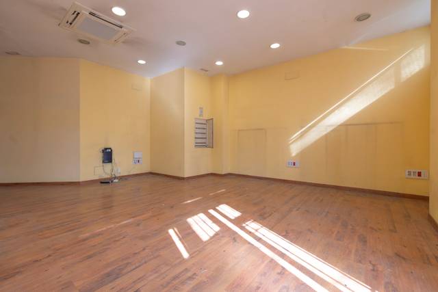 Local comercial en Alquiler en Calle del Concejal Francisco José Jiménez Martín en Los Cármenes
