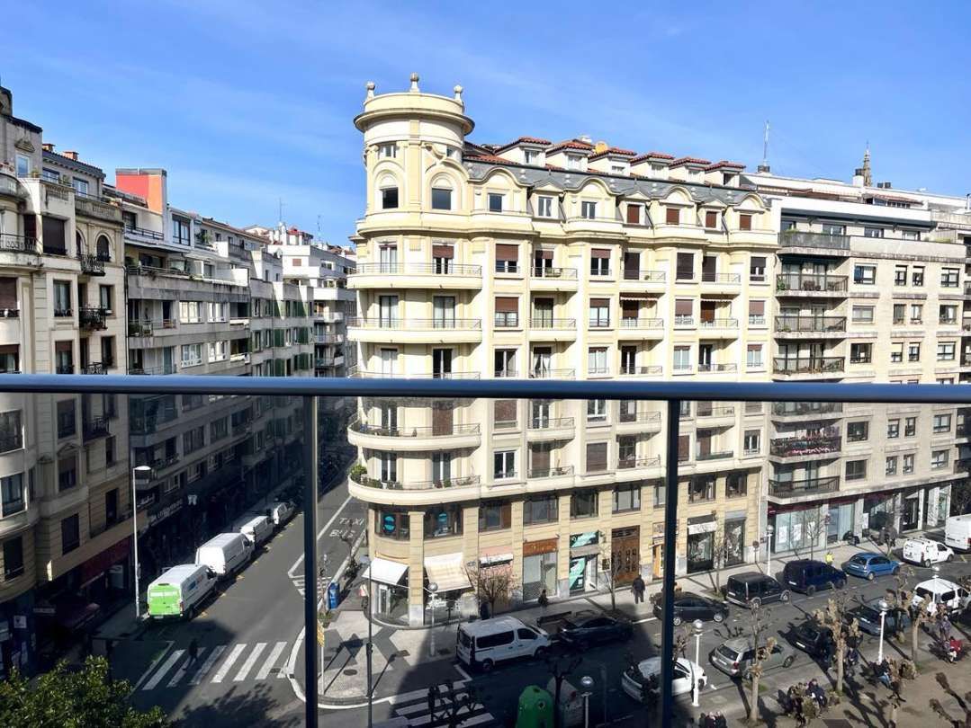 Exterior view of Flat for sale in Donostia - San Sebastián   with Heating, Terrace and Balcony