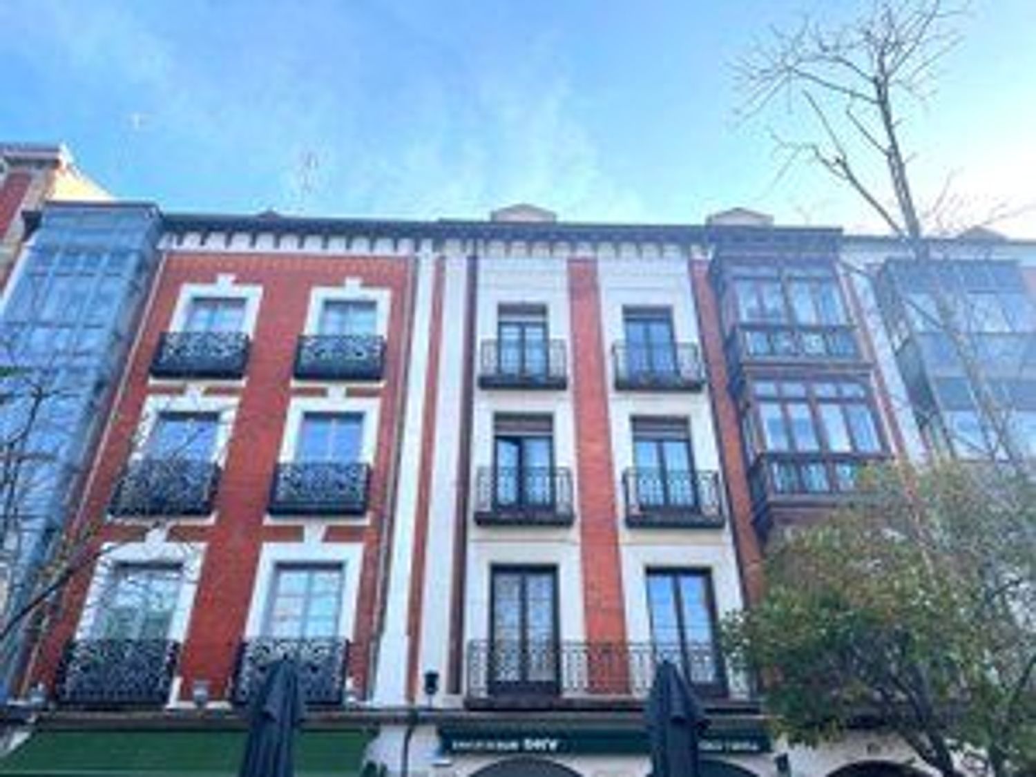 Exterior view of Flat for sale in Valladolid Capital  with Air Conditioner and Storage room