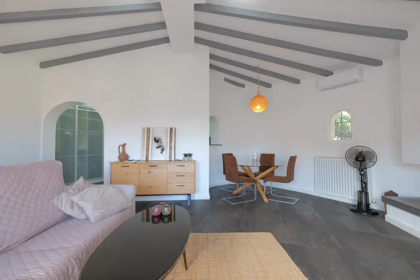 Sala d'estar de Casa o xalet en venda en Calpe / Calp amb Aire condicionat, Calefacció i Jardí privat