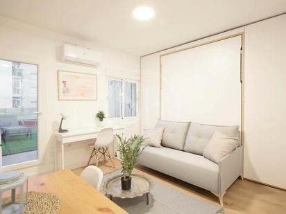 Sala d'estar de Pis de lloguer en  Madrid Capital amb Aire condicionat, Calefacció i Moblat