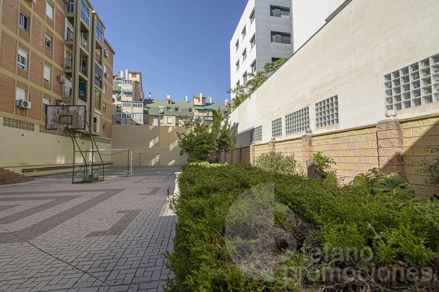 Vista exterior de Piso en venta en Cruz de Humilladero