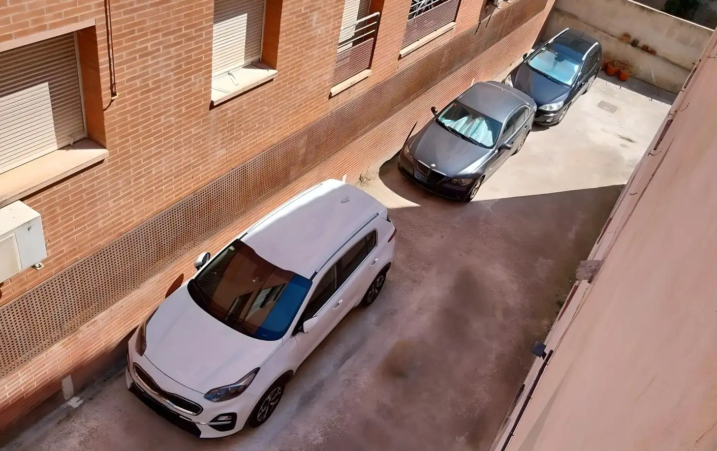 Parking de Piso en venta en Vallirana con Trastero y Horno