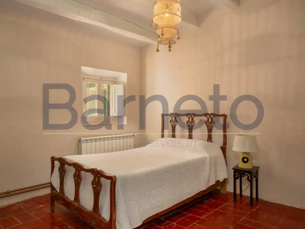 Schlafzimmer von Country house zum Verkauf in Foixà