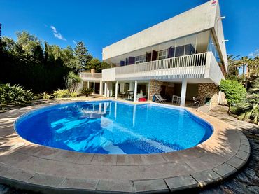 Villa mit Pool zum Verkauf in Playa de San Juan - El Cabo de las Huertas