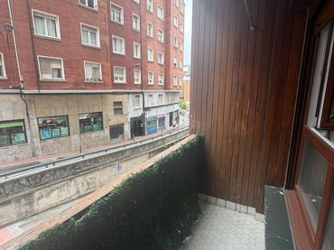 Pis amb balcó en venda a Pablo Picasso Kalea