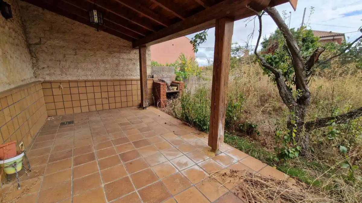 Terrassa de Casa o xalet en venda en Villaturiel