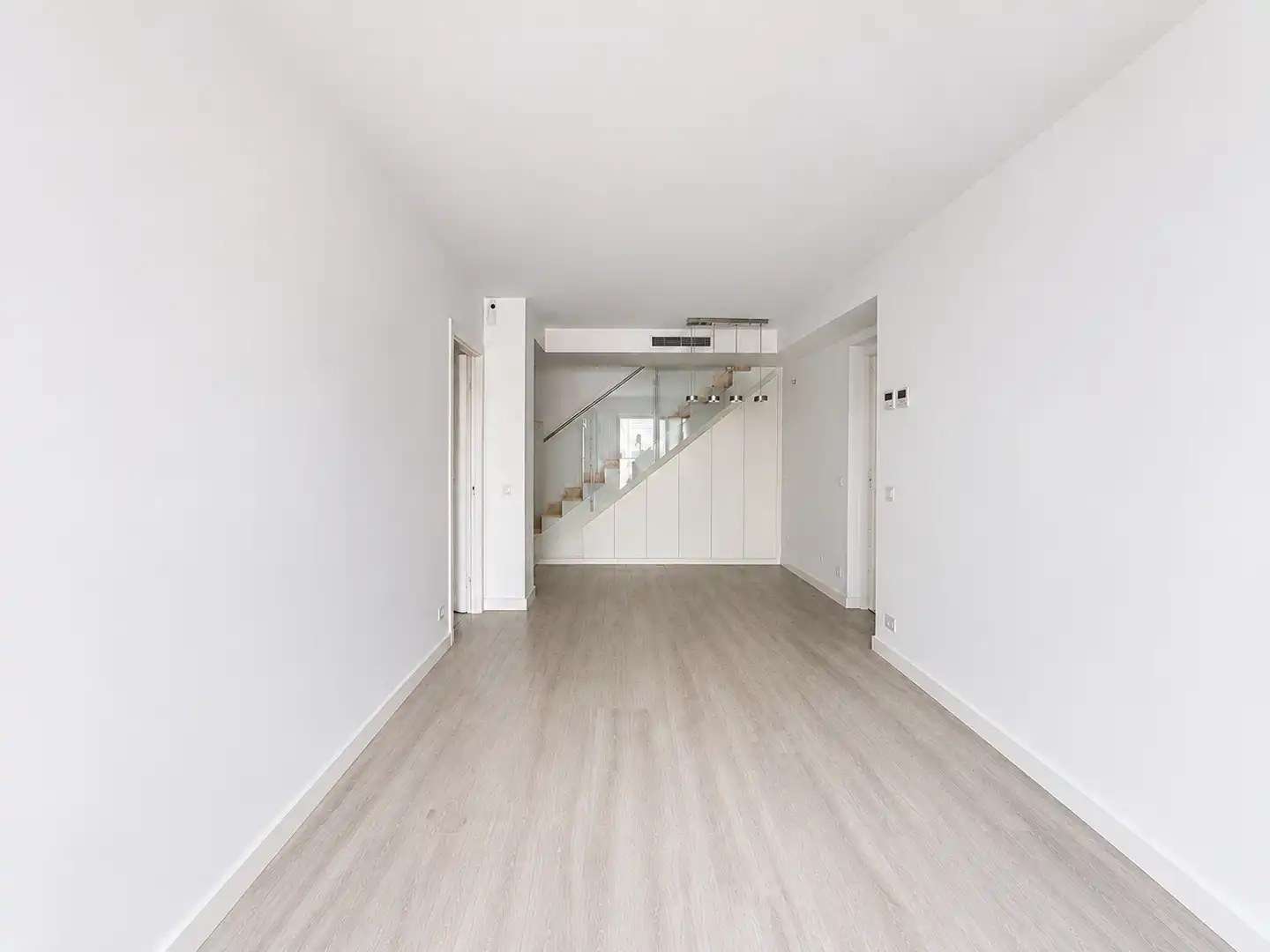 Dúplex en venta en Cornellà de Llobregat con Terraza, Trastero y Balcón