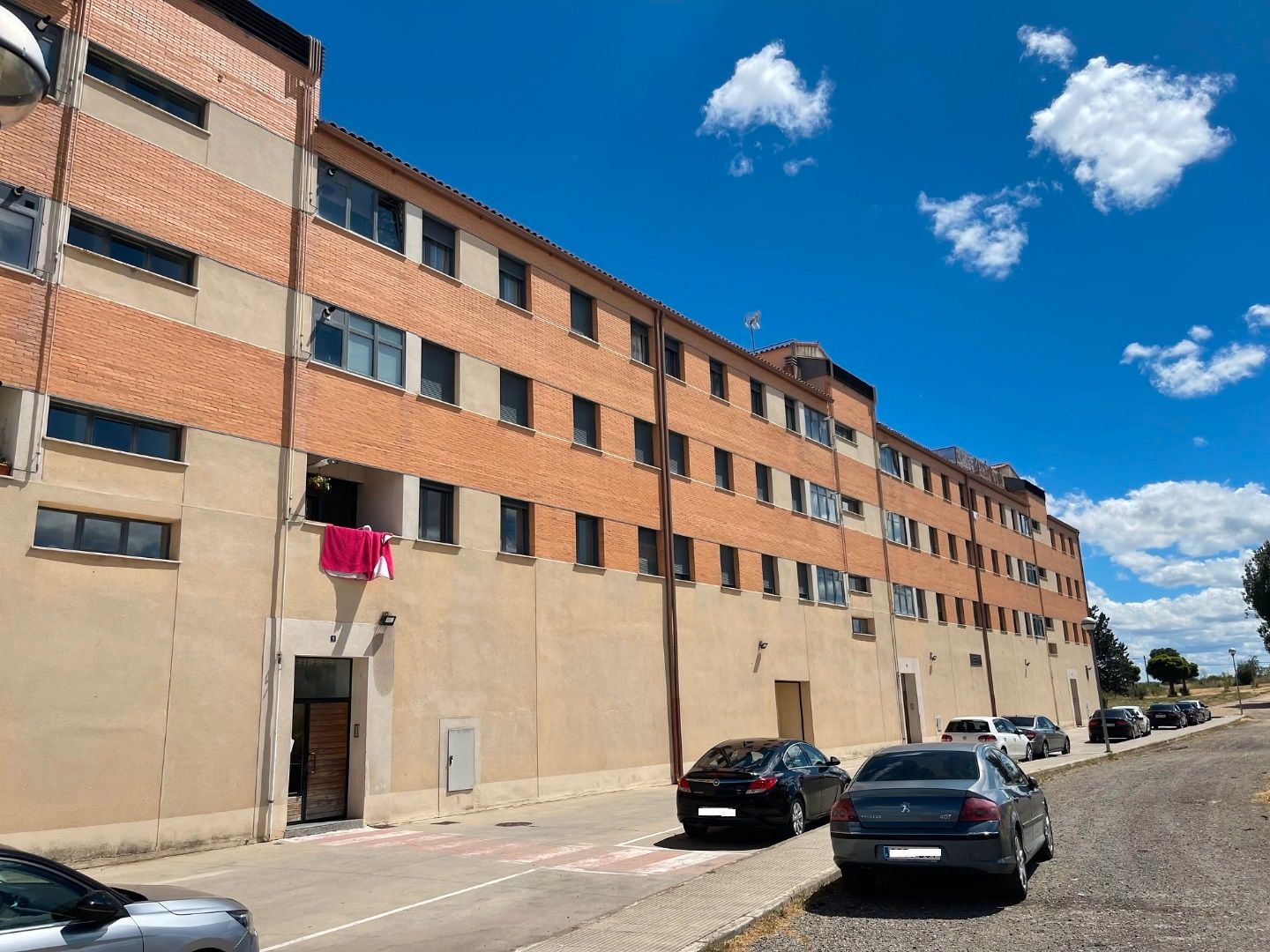 Vista exterior de Pis en venda en Almazán amb Calefacció i Terrassa