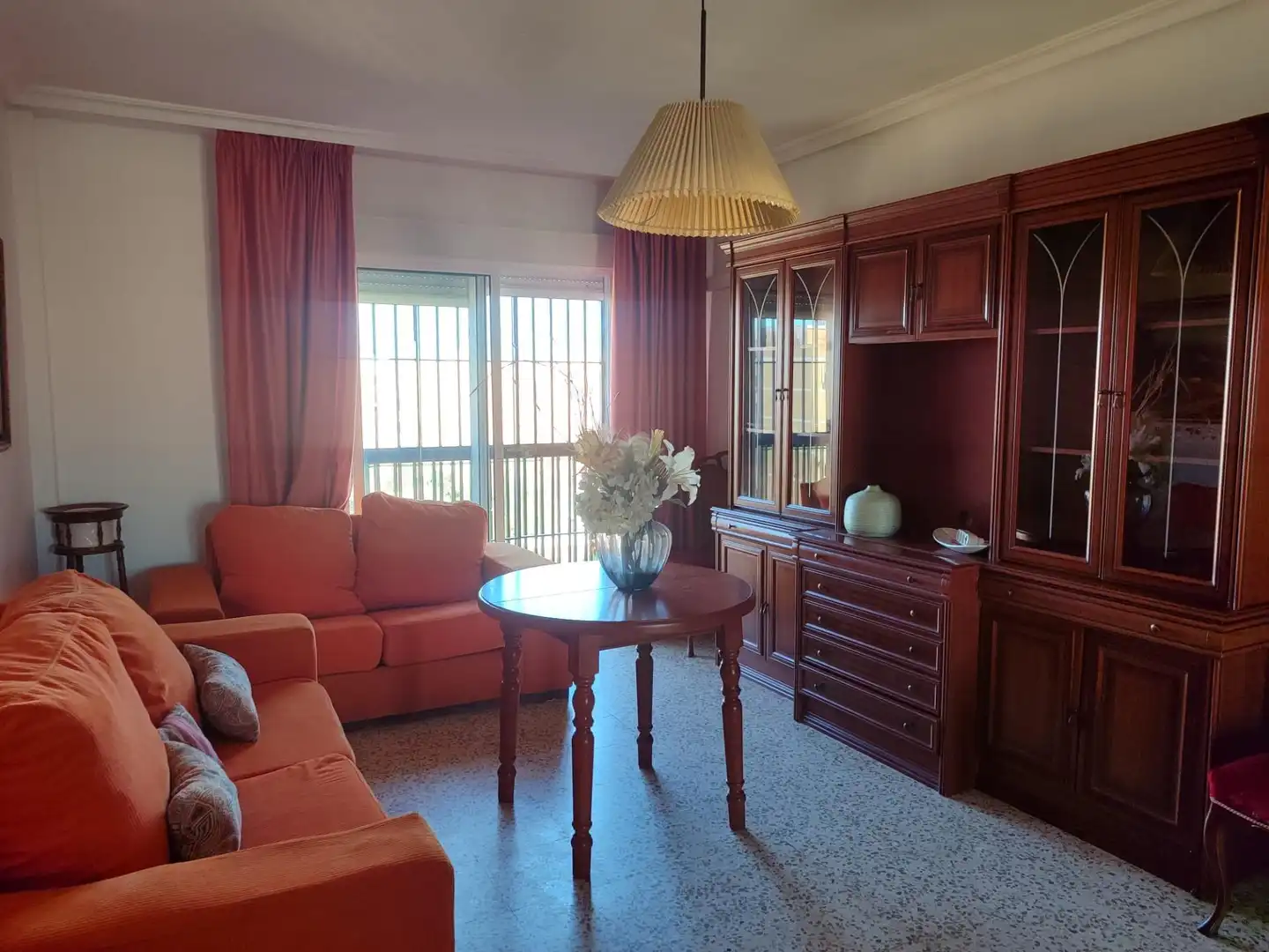 Living room of Flat for rent in Sevilla  with Air Conditioner, Private garden and Terrace