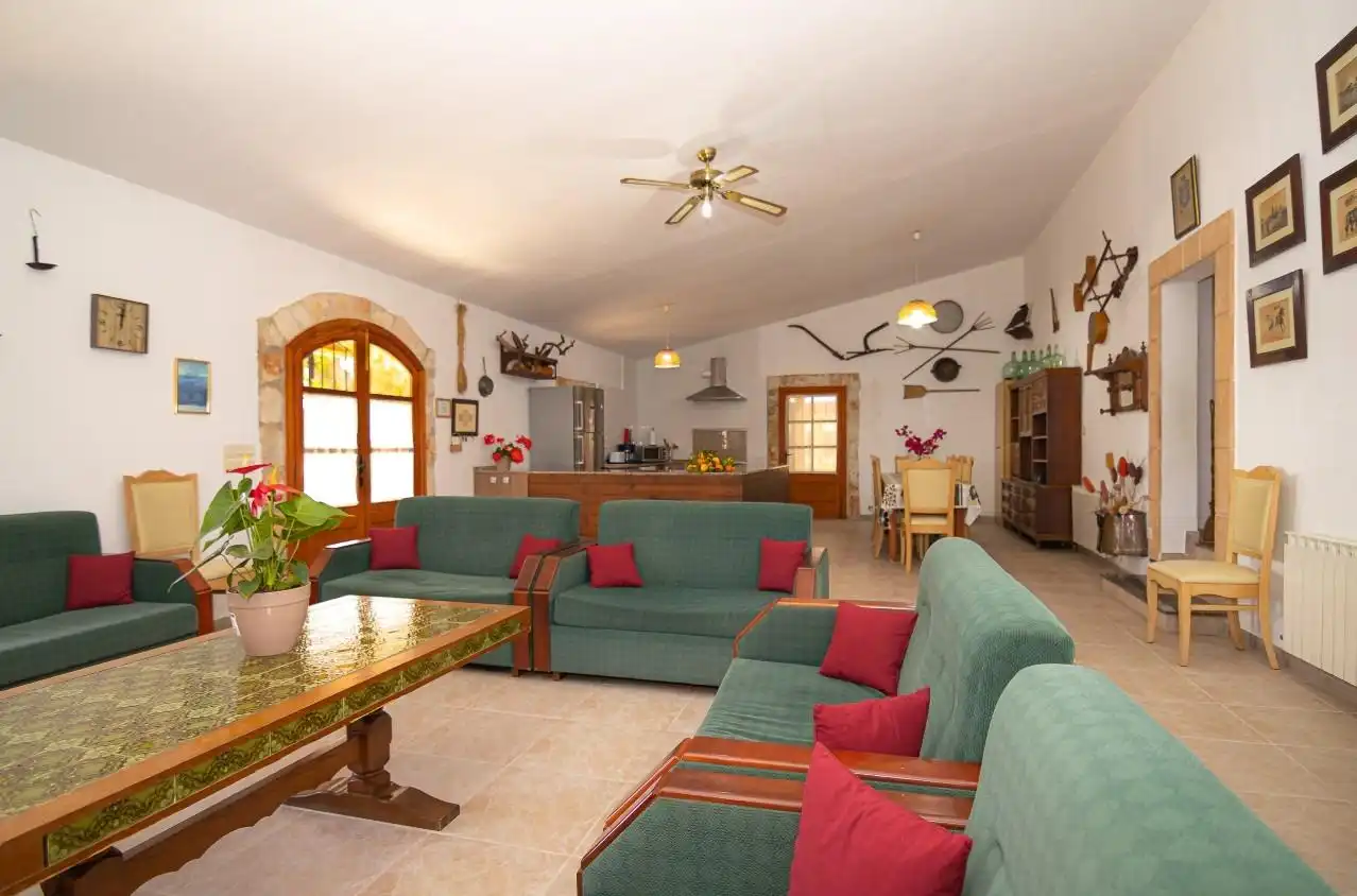 Casa rústica amb piscina en venda a Llubí, imagen 13