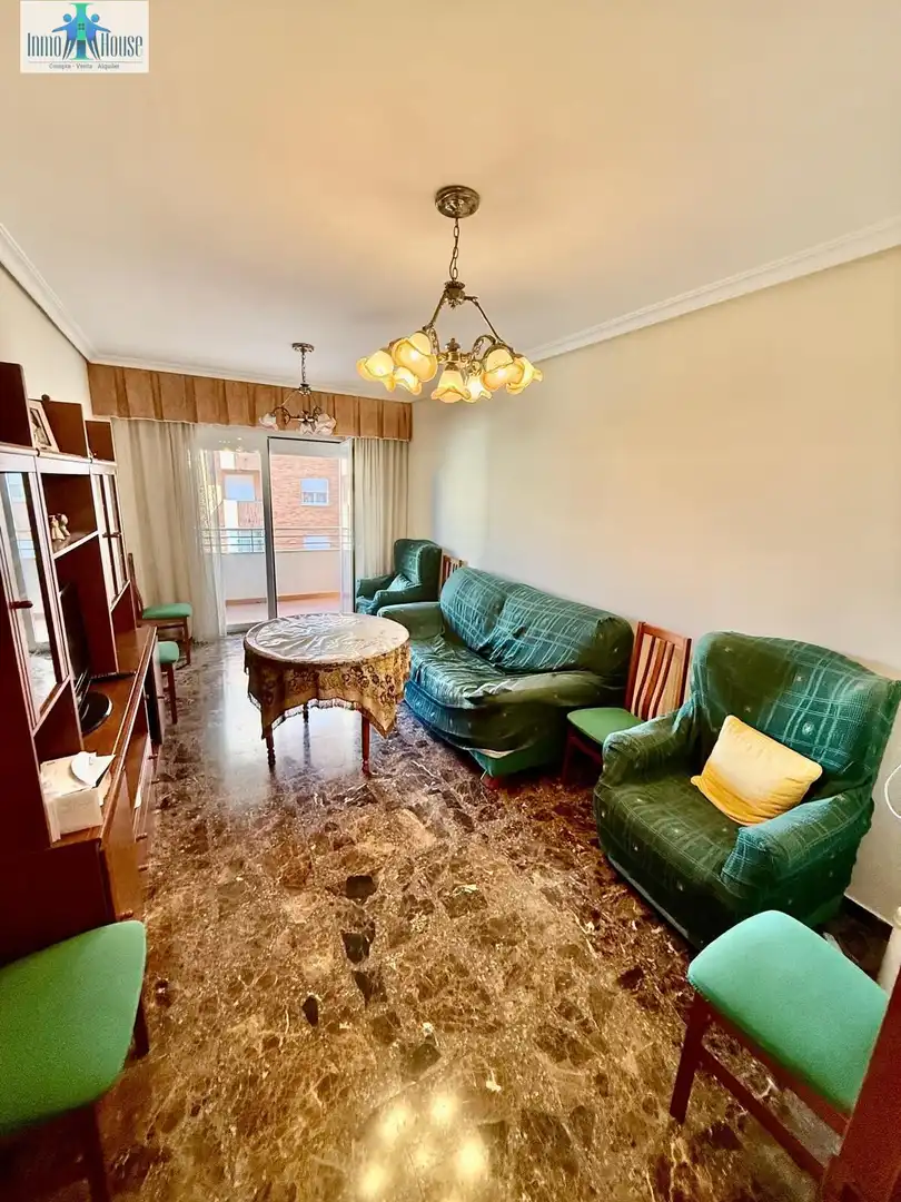 Sala de estar de Piso en venta en  Albacete Capital con Calefacción, Terraza y Amueblado