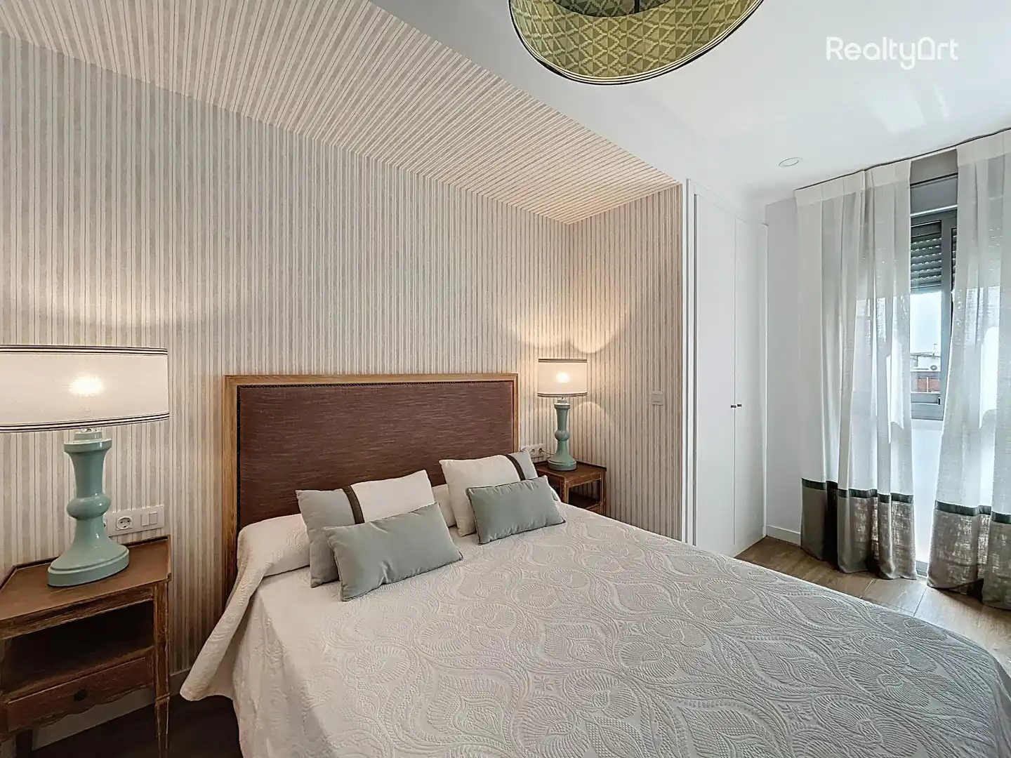 Bedroom of Flat for sale in Sevilla  with Air Conditioner and Furnished