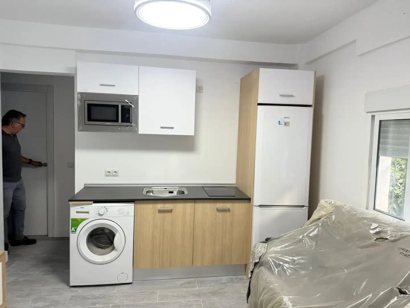 Cuina de Pis de lloguer en  Sevilla Capital amb Aire condicionat i Moblat