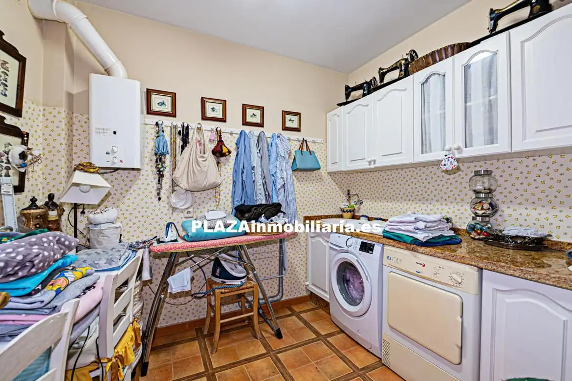 Jardín de Casa o chalet en venta en Lucena con Aire acondicionado, Trastero y Piscina