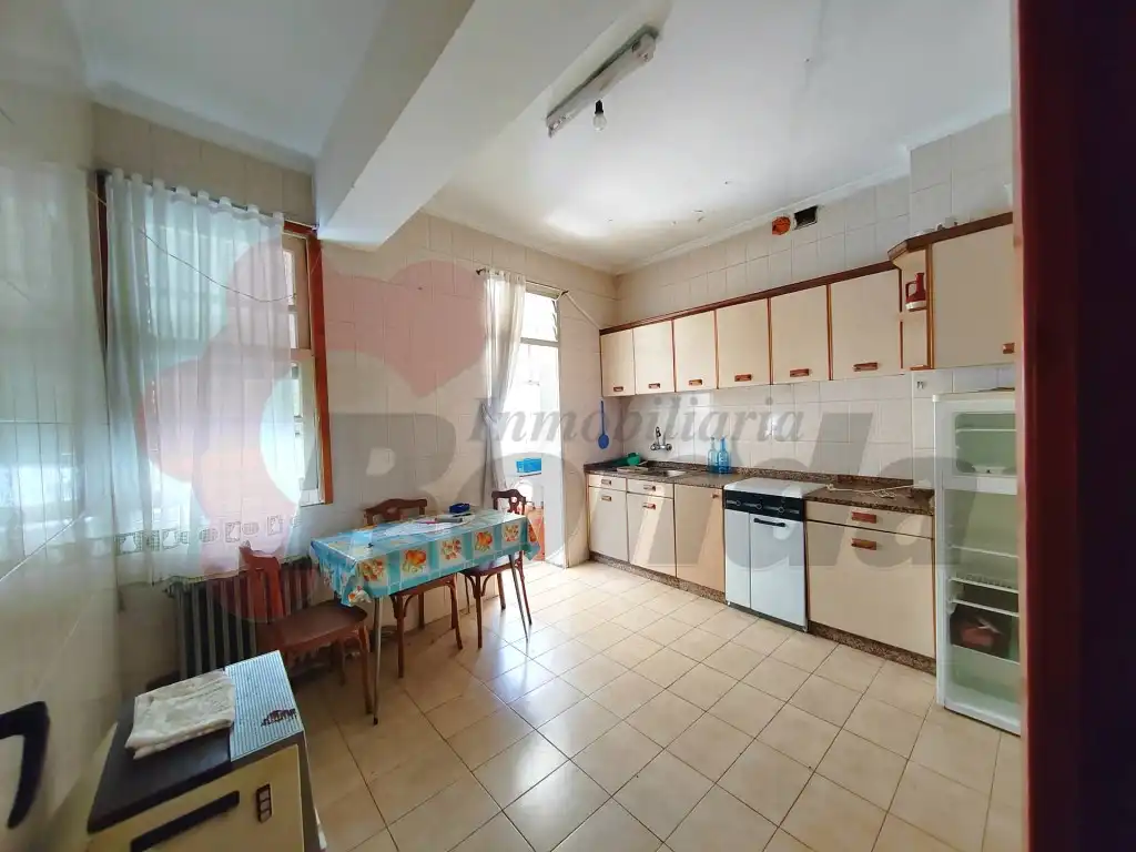 Cocina de Edificio en venta en Lugo