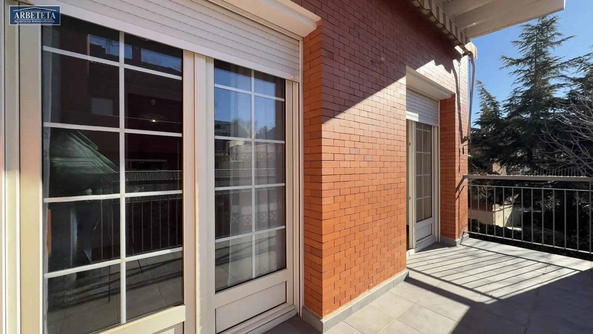 Vista exterior de Casa o chalet en venta en Guadalajara con Aire acondicionado, Calefacción y Terraza