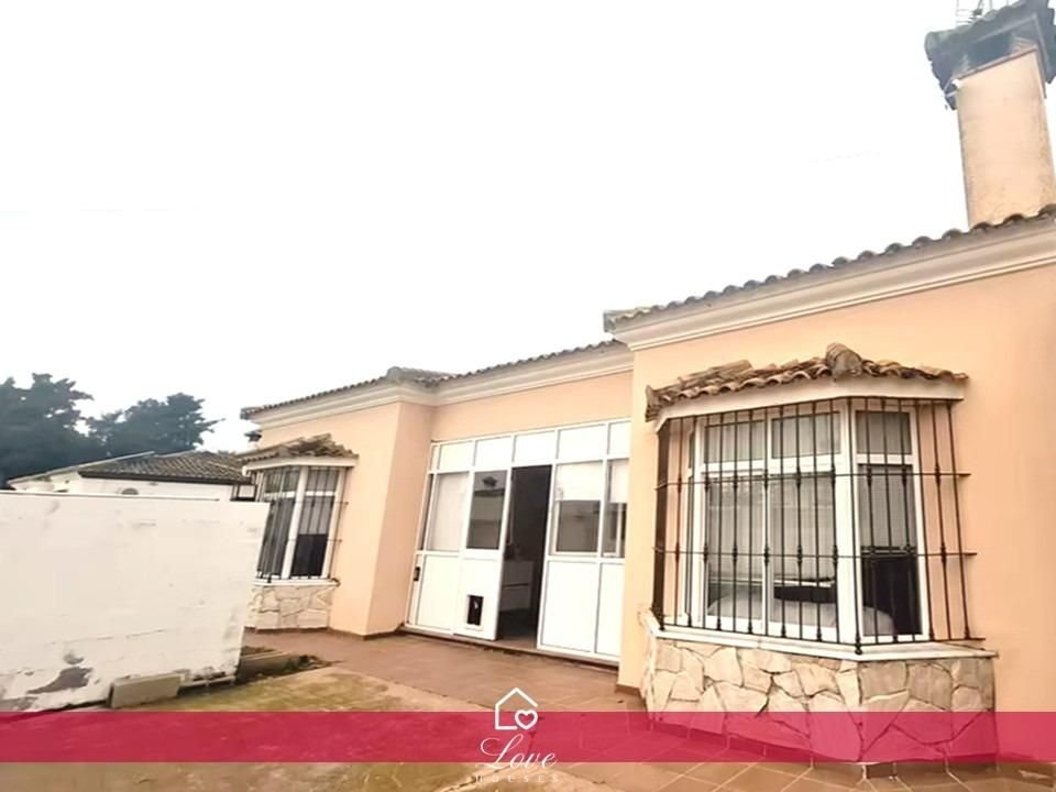 Vista exterior de Casa o chalet en venta en Chiclana de la Frontera con Aire acondicionado, Jardín privado y Terraza