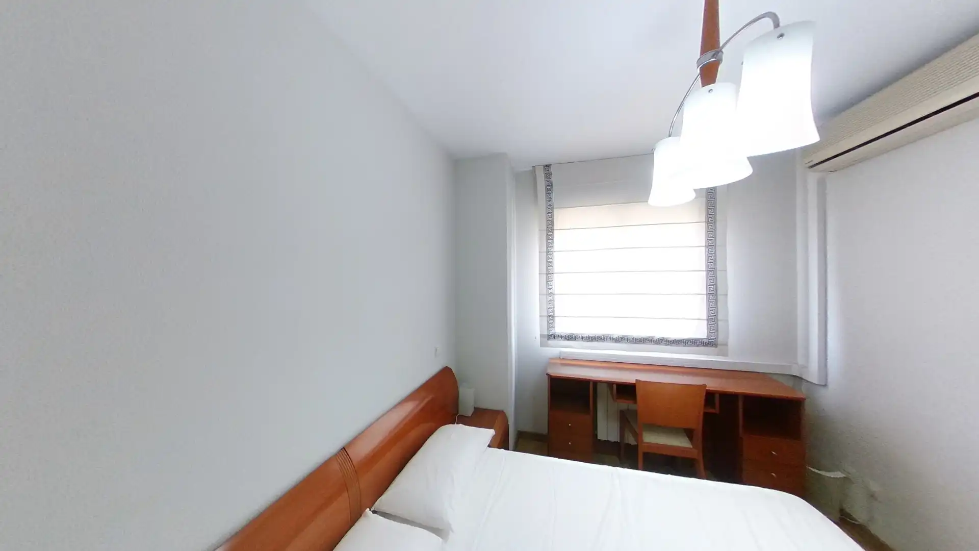 Flat for rent in Calle de Rafael Bergamín, San Juan Bautista