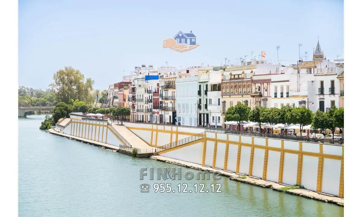 Vista exterior de Ático de alquiler en Sevilla con Aire acondicionado, Calefacción y Jardín privado