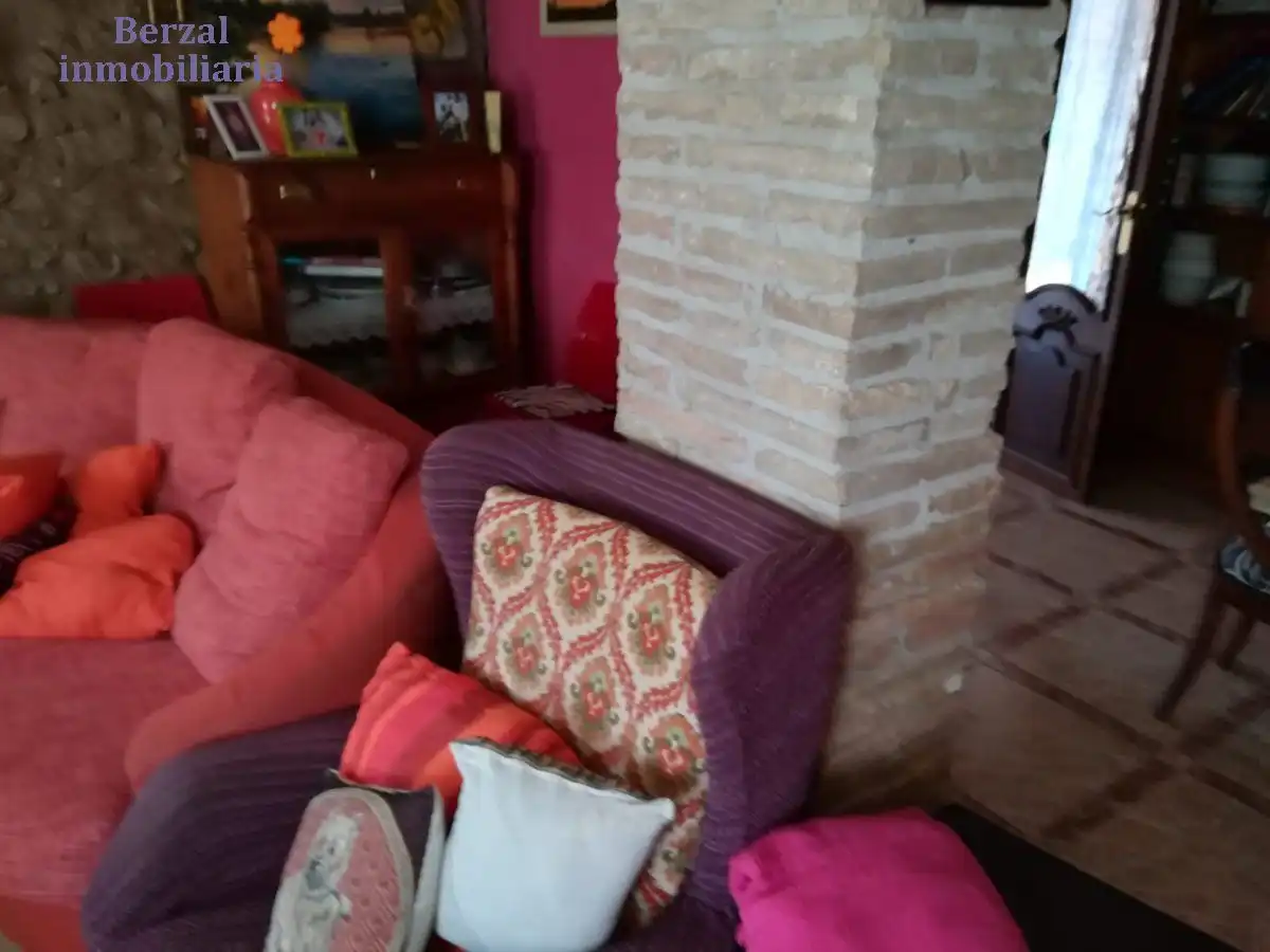 Sala d'estar de Finca rústica en venda en  Logroño amb Jardí privat, Traster i Balcó