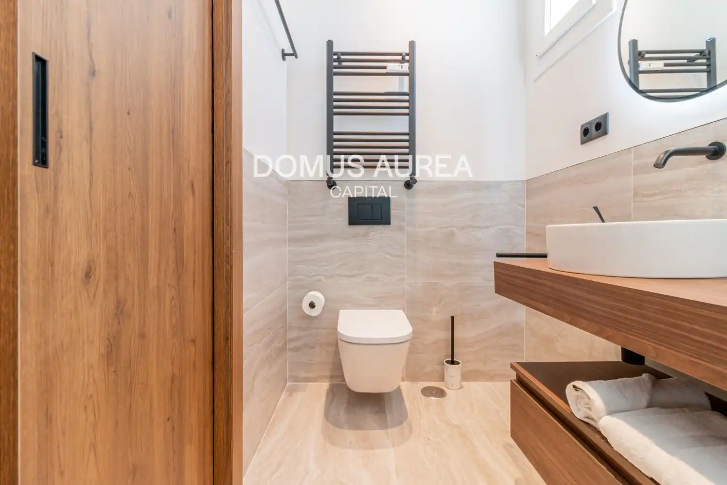 Bathroom of Attic for rent in Madrid  with Air Conditioner, Heating and Parquet flooring