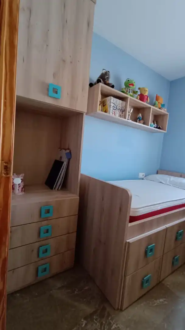 Habitación de Casa adosada de alquiler en La Zubia con Amueblado, Horno y Lavadora