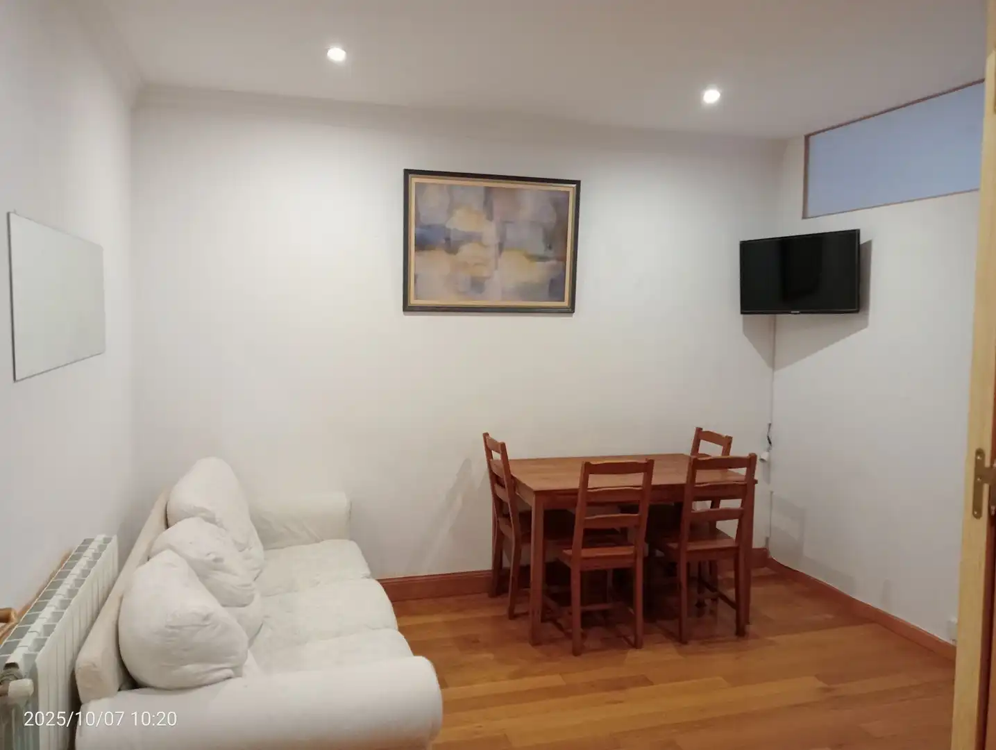 Sala d'estar de Pis de lloguer en Donostia - San Sebastián  amb Calefacció