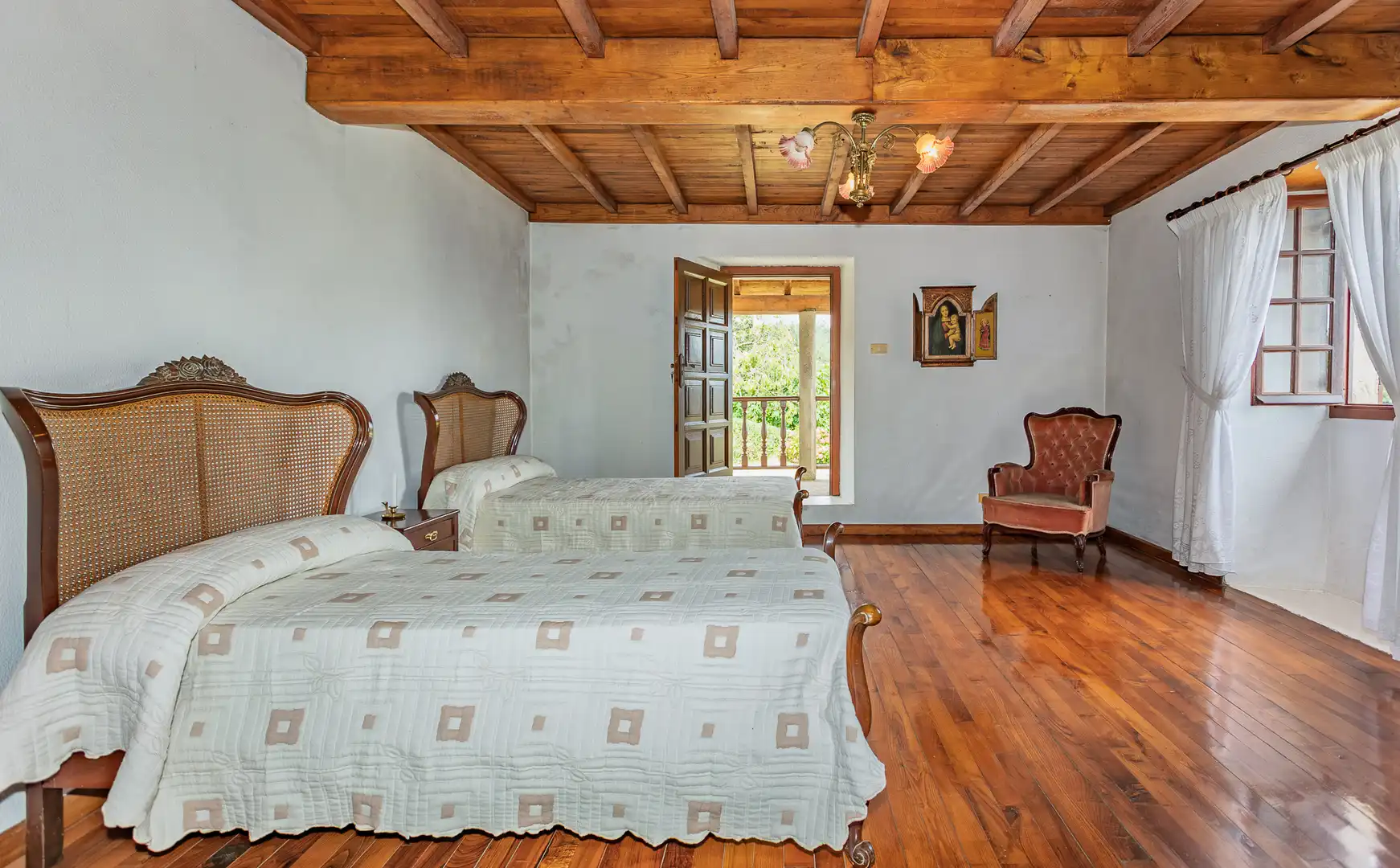 Schlafzimmer von Country house zum Verkauf in Lalín mit Möbliert
