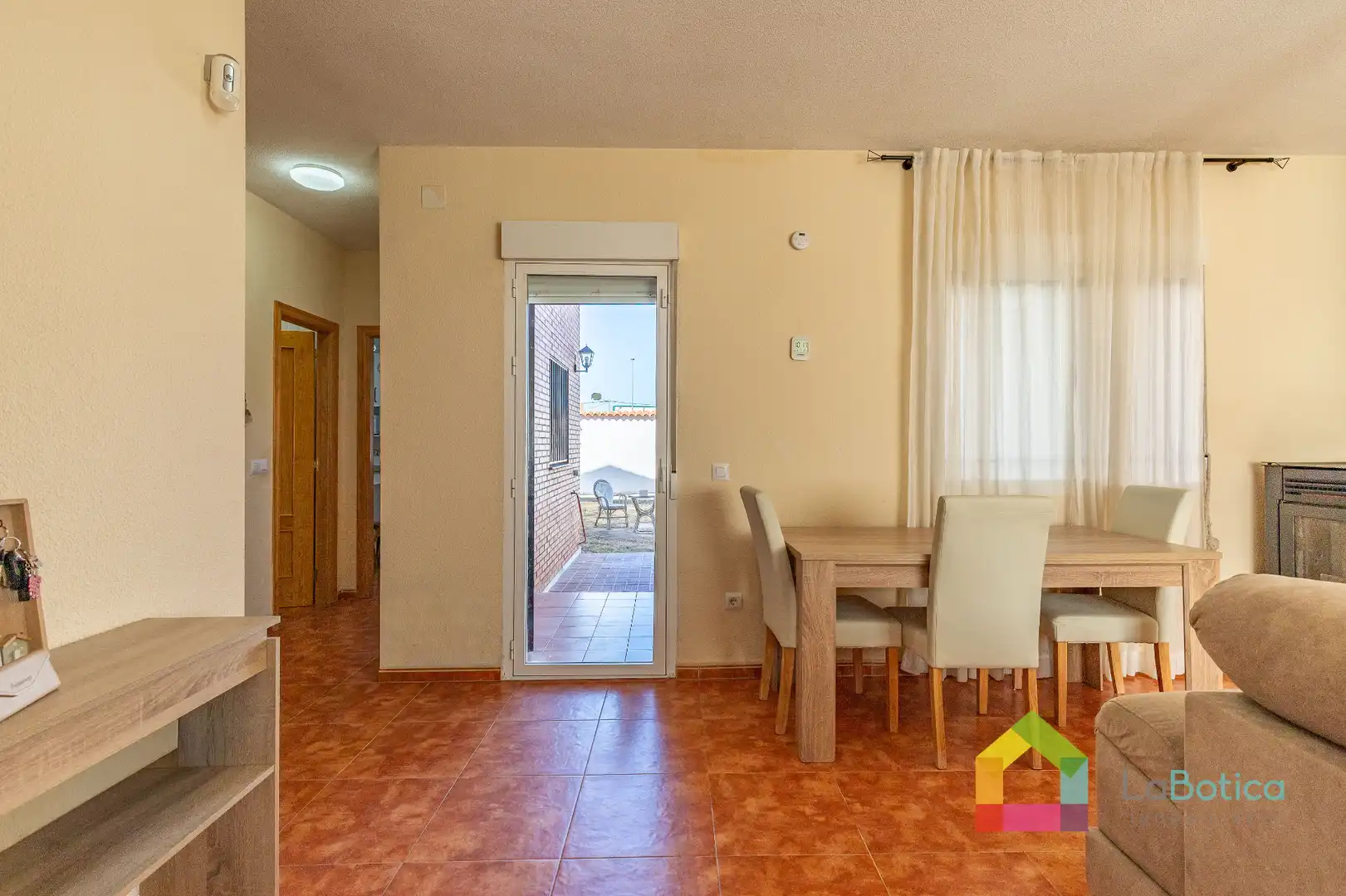 Comedor de Casa adosada en venta en Carmena con Calefacción
