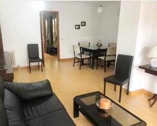Sala d'estar de Pis de lloguer en Salamanca Capital amb Calefacció, Moblat i Balcó